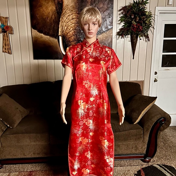 Kaiyu • Chinese Dress • X-Large • Red/ Gold • Floral Design - Picture 3 of 12